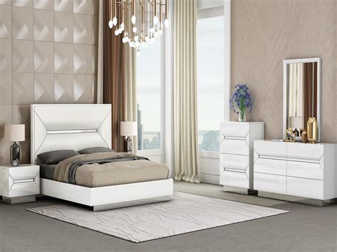 Modern Cypress White 6 Pc Queen Bedroom Set Elegant White Colour