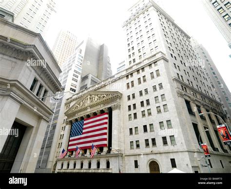 Edificio De La Bolsa De Valores De Nueva York Fotografías E Imágenes De