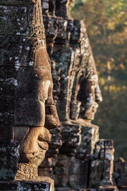 Rostros Del Templo De Bayon Angkor Camboya Foto Premium