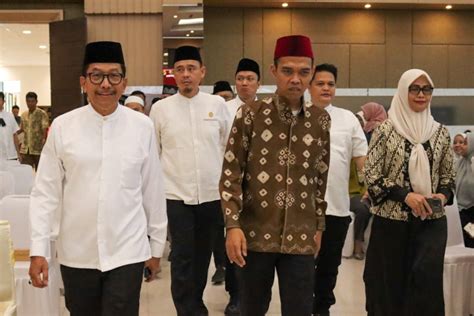 Hari Bhakti Adhyaksa Ke Kejati Riau Gelar Tabligh Akbar Bersama Uas