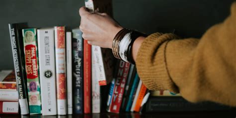 8 Must-Read Books for Office Managers | Eden Blog
