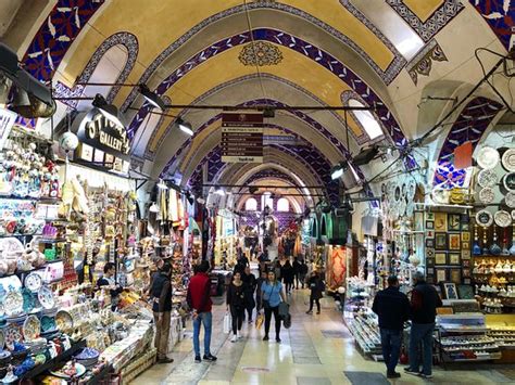 Kapali Carsi The Grand Bazaar Its A Must See Place In Istanbul