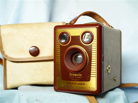 Kodak Brownie Six 20 Model F Brown Brownie Vintage Box Camera Nice