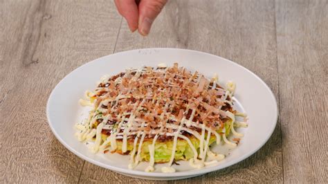 チーズがとろーり！キャベツたっぷり節約お好み焼き 作り方・レシピ クラシル