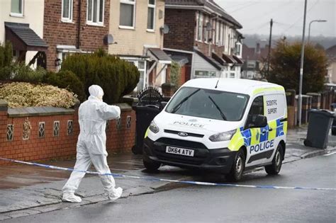 Cordon And Police Remain At Scene Of Huyton Shooting Liverpool Echo