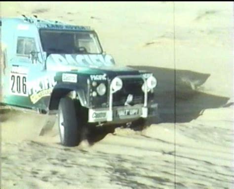 Imcdb Org Land Rover In Paris Dakar Vingt Ans De Gal Res Et