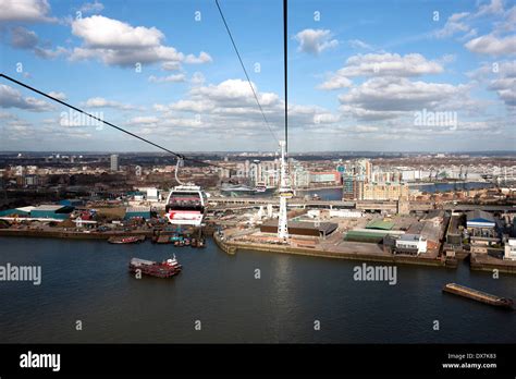 Cable Car Across River Thames Stock Photo Alamy