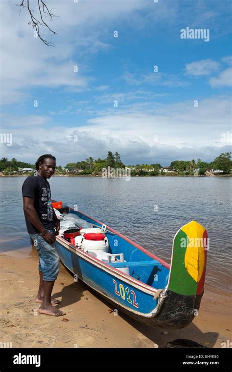 Republic of Suriname, Lawa River becoming downstream the Maroni River ...