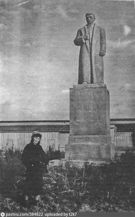 Памятник Сталину на территории краеведческого музея