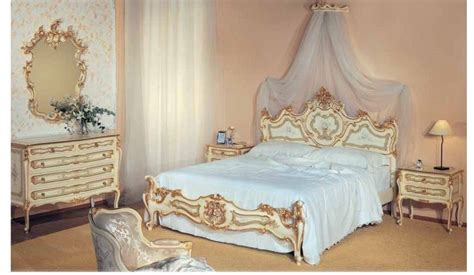 Palatial Cream And Golden Bed Set From Our European Hand Painted Fu