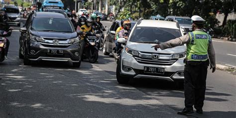 Tilang Manual Di HI Polisi Tangkap Basah Mobil Berpelat Palsu Hindari