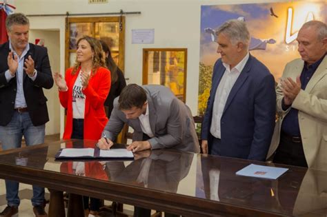 El gobernador Llaryora visitó La Cumbre y anunció la construcción de un