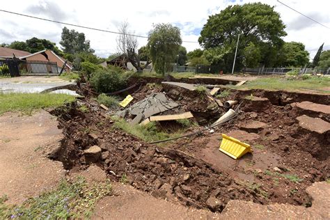 Level 2 Warning Disruptive Rain To Continue In Gauteng