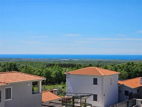 Vila Sa Pogledom Na More I Bazenom Kod Pore A Habitare Nekretnine