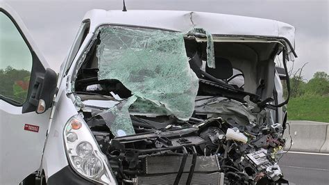 In Stauende Gekracht Tödlicher Unfall Auf A3 Bei Würzburg Bildergalerie