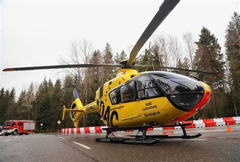 Rettungseinsatz Nach Crash Auf B Zwei Personen Schwer Verletzt