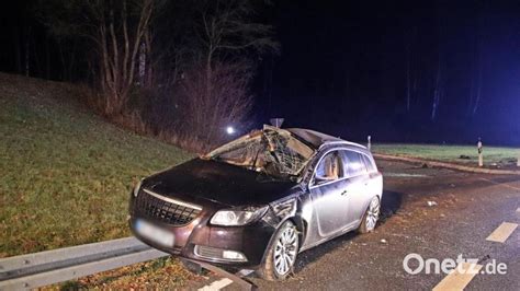 Unfall Bei Kirchenthumbach Auto Berschl Gt Sich Und Rutscht Auf