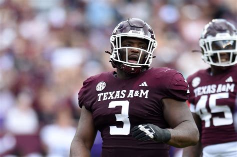 Texas A M Aggies Dt Mckinnley Jackson Declares For The Nfl Draft