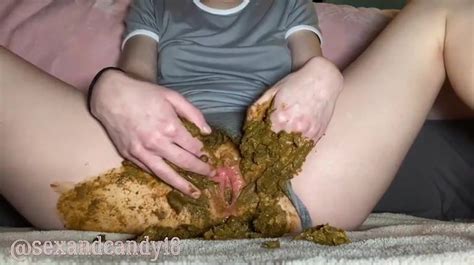 Cuitie Stuffing Her Pussy ThisVid