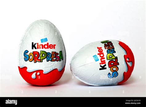 Kinder Sorpresa Huevos De Chocolate Kinder Surprise Es Una Marca