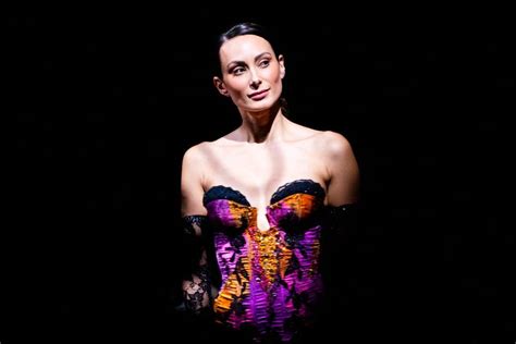 L enchevêtrement de la lingerie et de la mode Le Salon International de la Lingerie fête ses