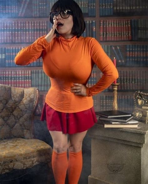 Pin By Axel James On Velma Cosplay Woman Cosplay Babe Velma