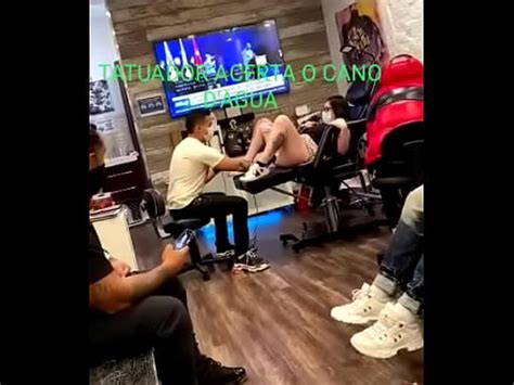 Mulher Goza Fazendo Tatuagem Na Buceta XVIDEOS