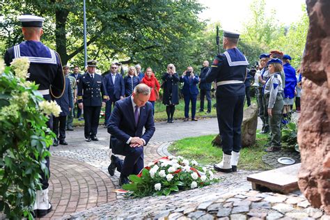 Prezydent Upami Tni Ofiary Sowieckiej Agresji Na Polsk Aktualno Ci