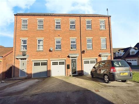 4 Bed Terraced House For Sale In Germain Close Selby Yo8 £230 000