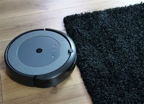 iRobot Roomba i5 recenzja robota odkurzającego z mapowaniem i stacją