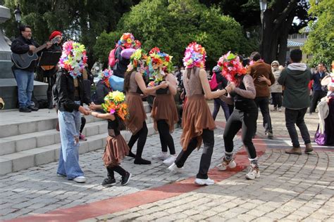 Las manifestaciones artísticas florecen en el espacio público