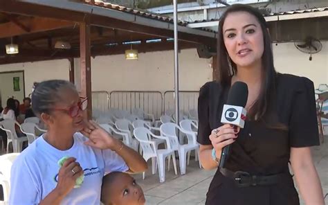 Rep Rter Da Globo Chora Ao Vivo Desabafo De Senhora Que Passa Fome