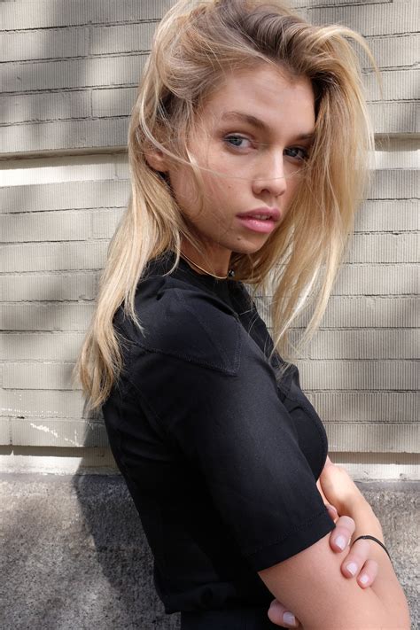 Now Casting Stella Maxwell Stella Maxwell Model Aesthetic Fashion