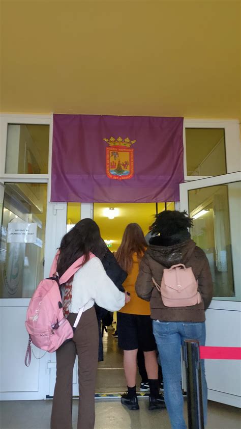 Ies Marina Cebri N On Twitter Llegada De Nuestro Alumnado Al Centro