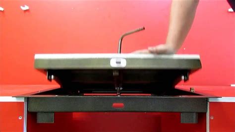 Напольный люк ДонГрад с амортизаторами под плитку и ламинат - YouTube