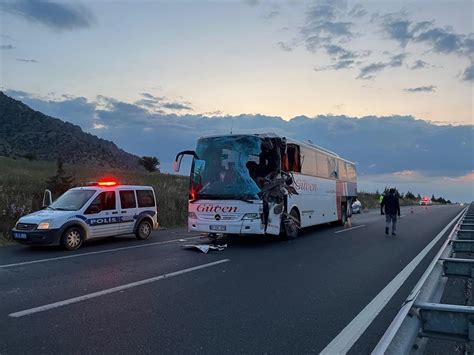 Denizli de feci kaza Düzce Güven firmasına ait yolcu otobüsünden acı