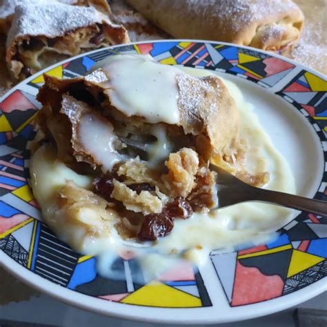 Apfelstrudel With Vanilla Sauce Recipe - Ester kocht