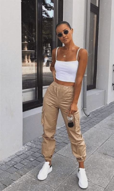 Best Women Cargo Pants Outfit Ideas How To Wear This Pant