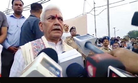 Amarnath Yatra 2024 Lg Manoj Sinha Flags Off First Batch Of 4603