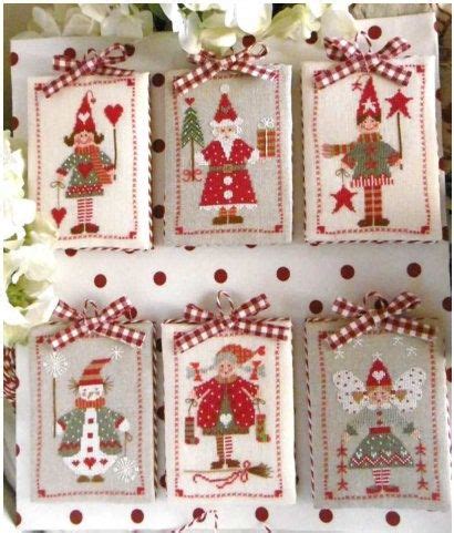 Cross Stitch Pdf Sei Personaggi In Cerca Di Natale Christmas Pinkeeps