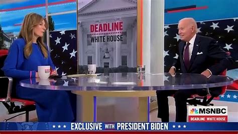 Presidente Biden se retira de entrevista durante transmisión en vivo