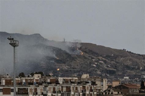 Enorme Incendio A Reggio Calabria Notte Di Paura Foto Live