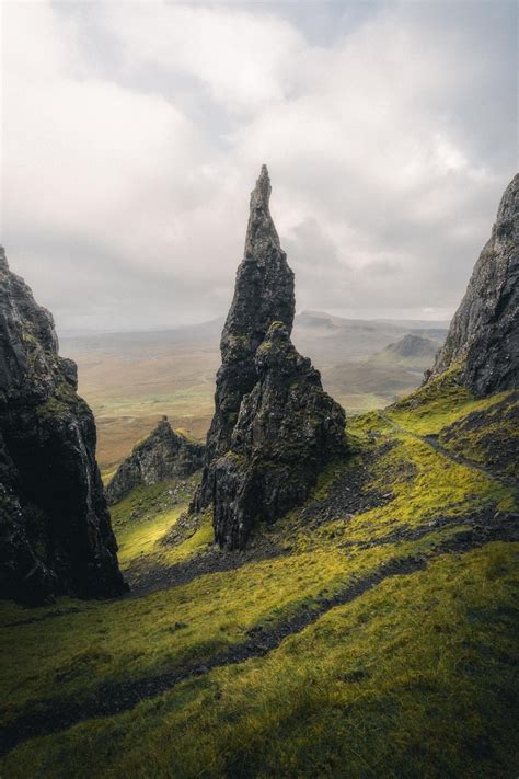 The Needle In The Quirking So Much Bigger Than It Appears In Photos