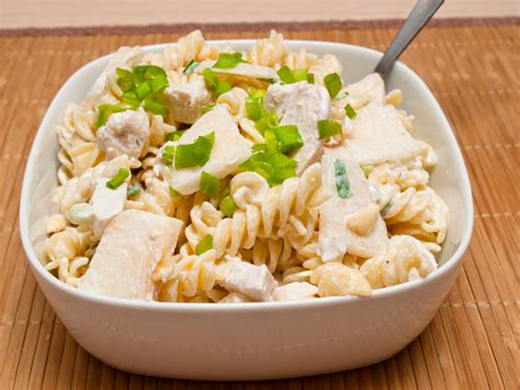 Ensalada de pasta y pollo con aliño de yogur Recetas DIA