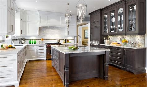 20 Kitchens With Stylish Two Tone Cabinets