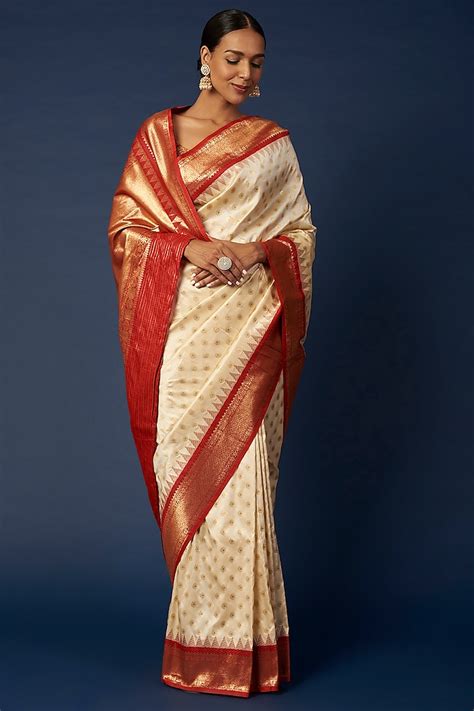 White Banarasi Silk Saree Set Design By Priyanka Jha At Pernias Pop Up