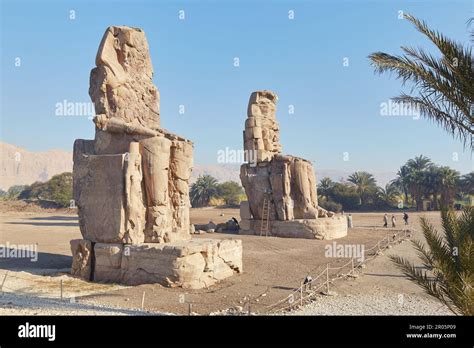 The Stunning Colossi Of Memnon On The West Bank Of Luxor Egypt Stock