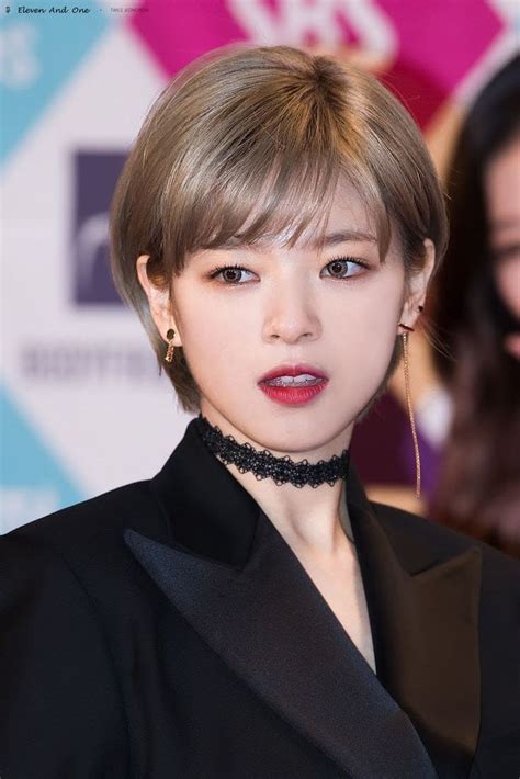 3 Hermosas Fotos De Jeongyeon De TWICE Con El Cabello Corto