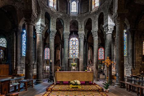 Phototh Que Arnaud Frich Vitrail De L Glise Romane D Orcival