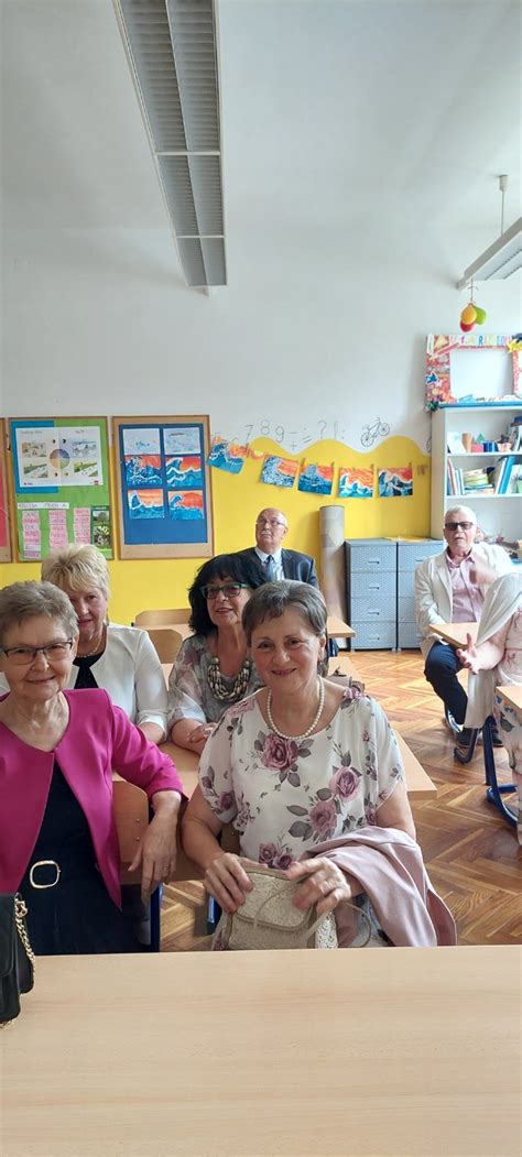 FOTO Sva Tri Razreda Gimnazije Zajedno Proslavila Godina Mature